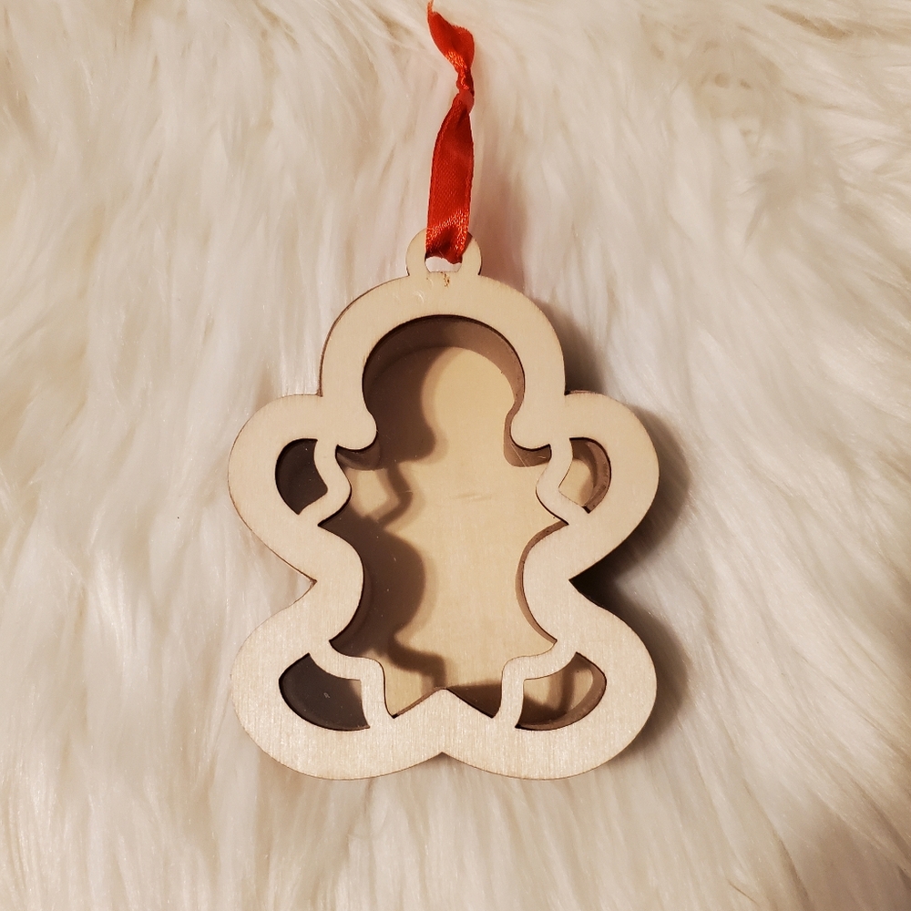 🌟10/$10 Wooden Gingerbread Ornament with Red Ribbon